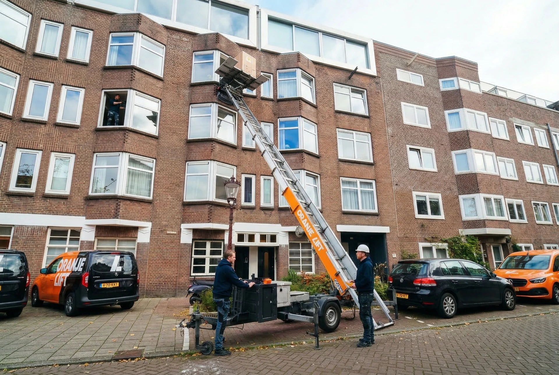 Verhuislift in actie in Heemskerk